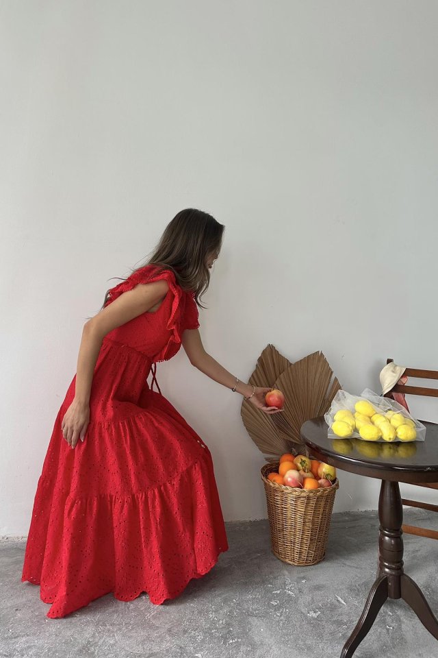 Kırmızı Fırfırlı Düğmeli Elbise