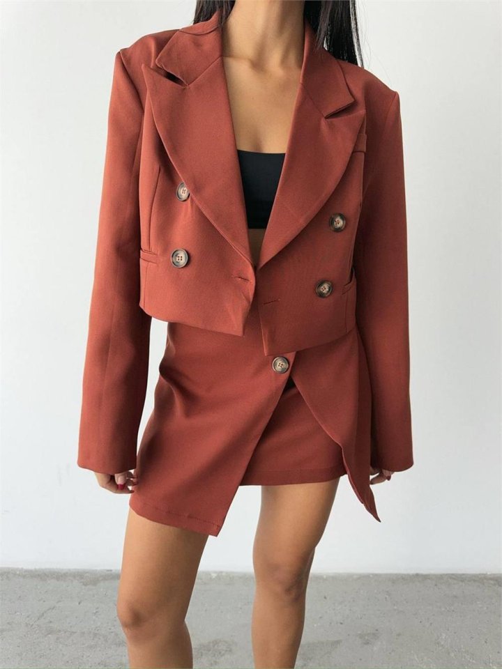 DÜĞME DETAYLI ETEK - CROP CEKET TAKIM - Kiremit