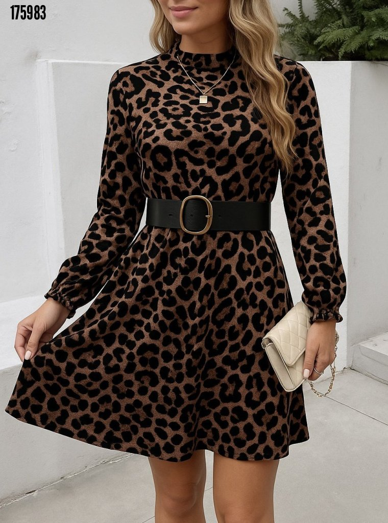 Kadın Uzun Kollu Yarı Balıkçı Yaka Leopar Desenli Kadife Elbise