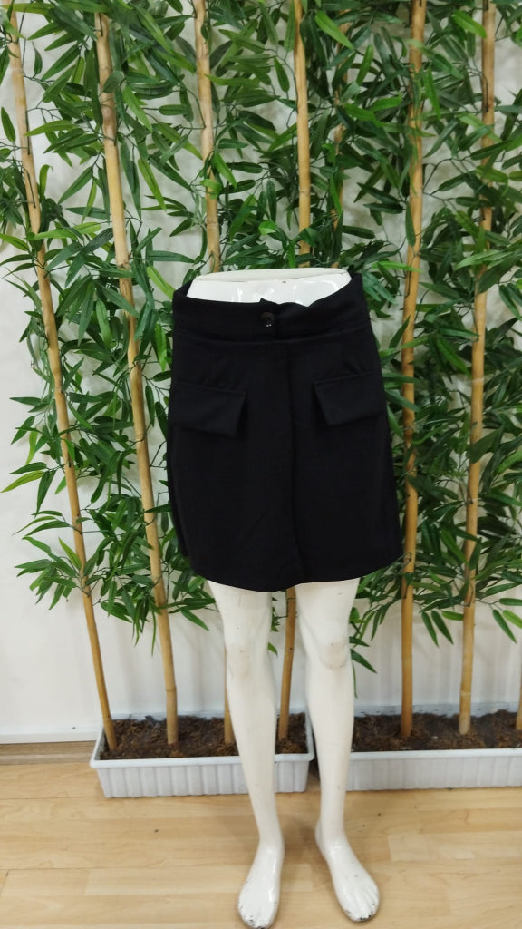 Kadın Yüksek Bel Düğmeli Asimetrik Kesim Cepli Kısa Ithal Krep şort Etek