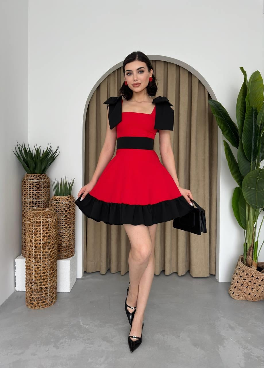 Kırmızı Siyah Omuz Fiyonklu Mini Elbise