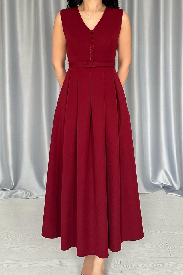 Bordo Önü Britli Pileli Elbise