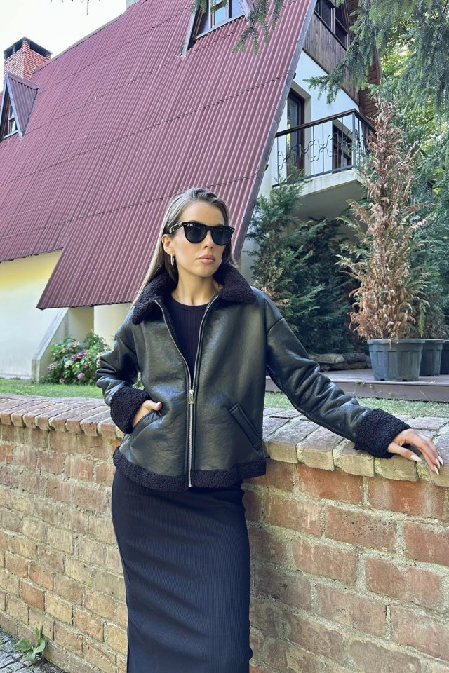 Siyah Kürklü Ceket