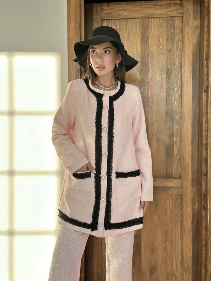 Pembe Siyah Şeritli Yakasız Ceket Ve Pantolon Takım