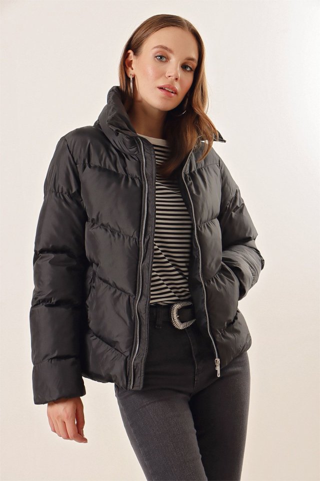 5124 Siyah Dik Yaka Şişme Mont