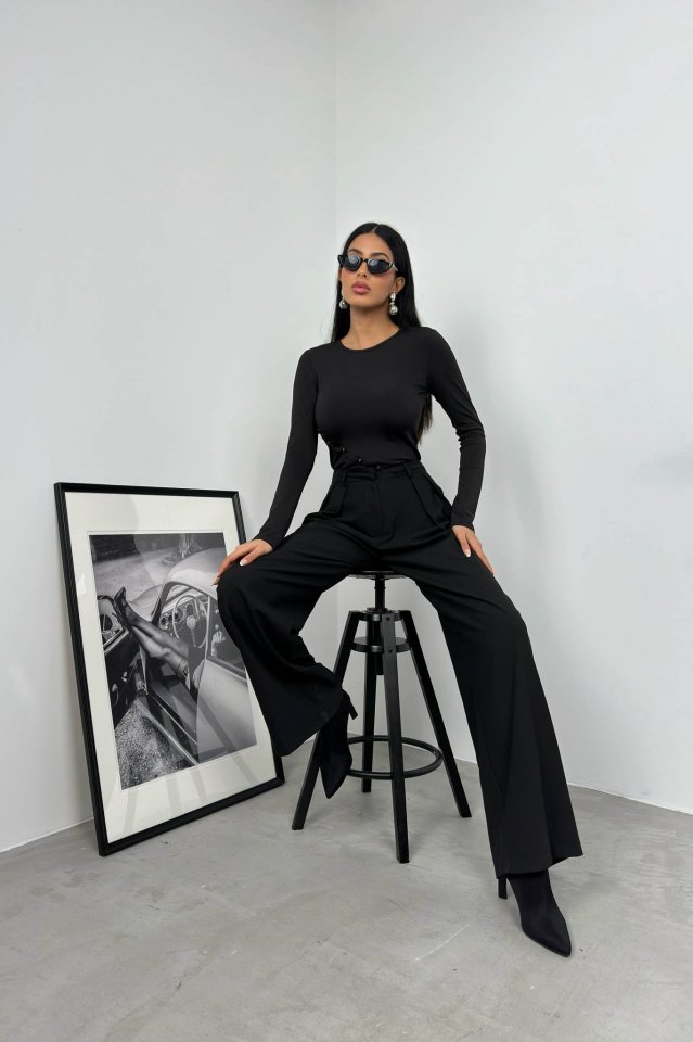 Asimetrik Düğme Detay Bluz