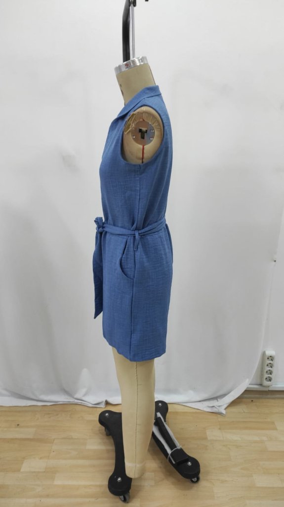 Kadın Sıfır Kollu Yakalı Düğmeli Belden Kuşaklı Kısa Keten Tulum