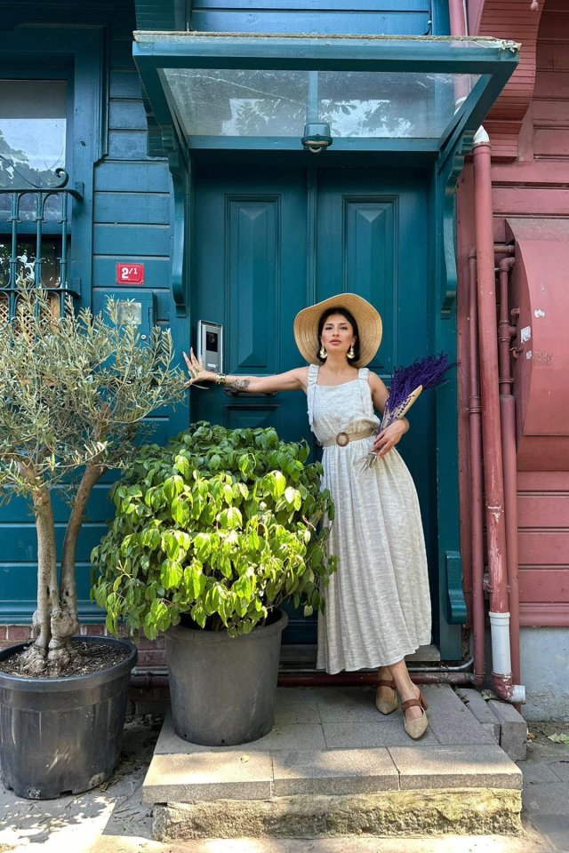 Bej Askısı Lastikli Keten Elbise