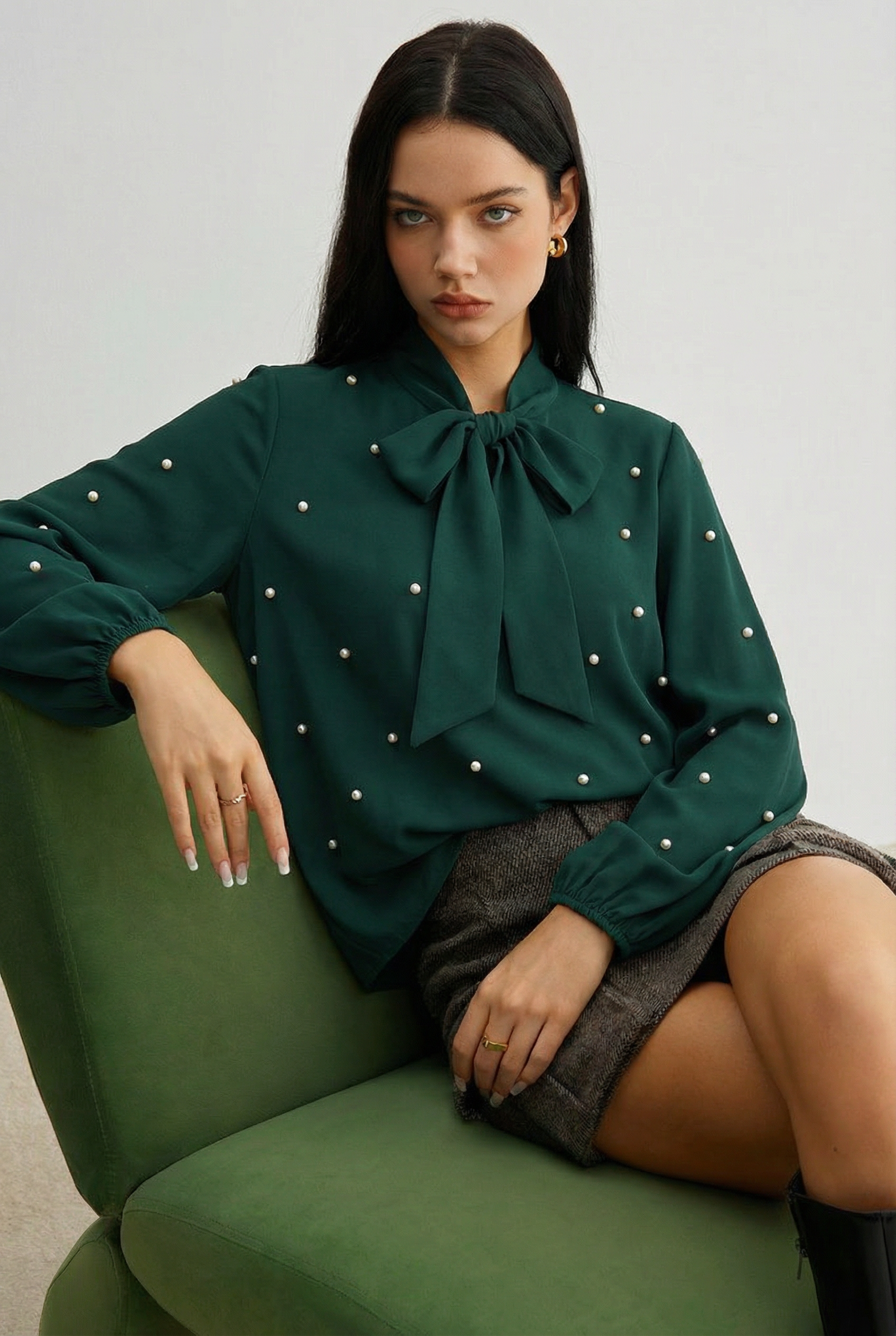 İncili Yakadan Bağlamalı Yeşil Bluz