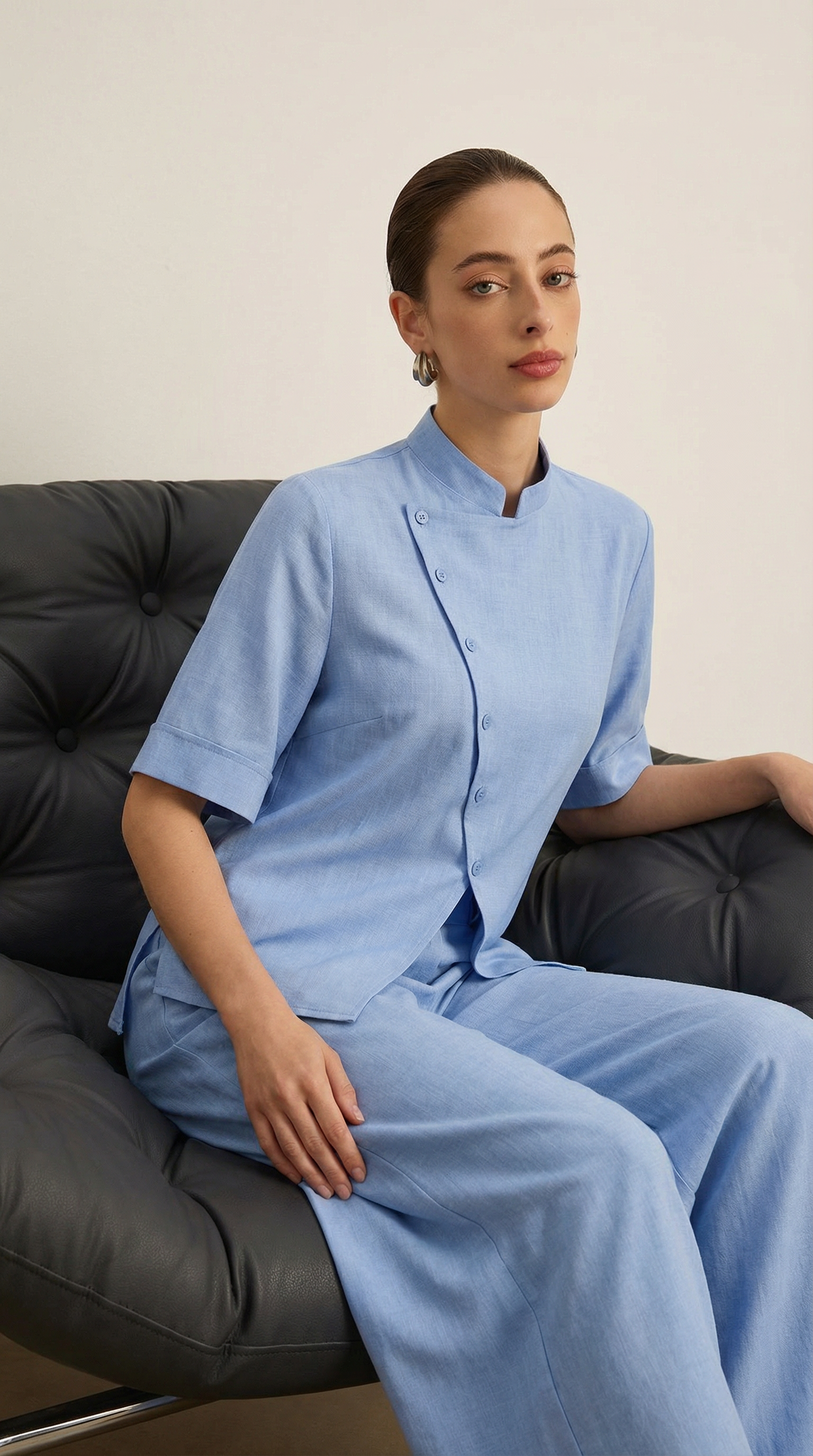 Hakim Yaka Düğmeli Mavi Keten Takım