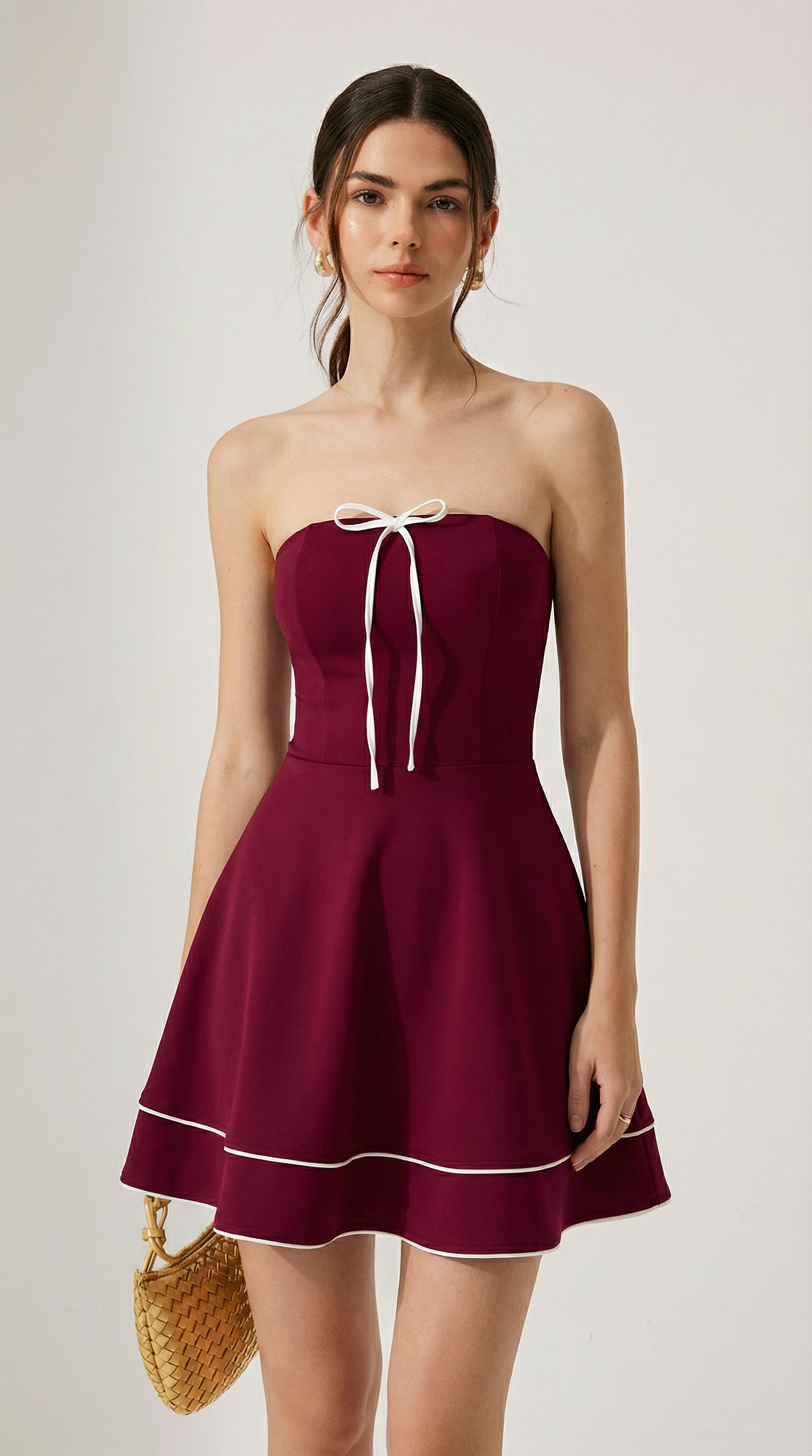 Şarap Rengi Kontrast Biye Detaylı Straplez Elbise
