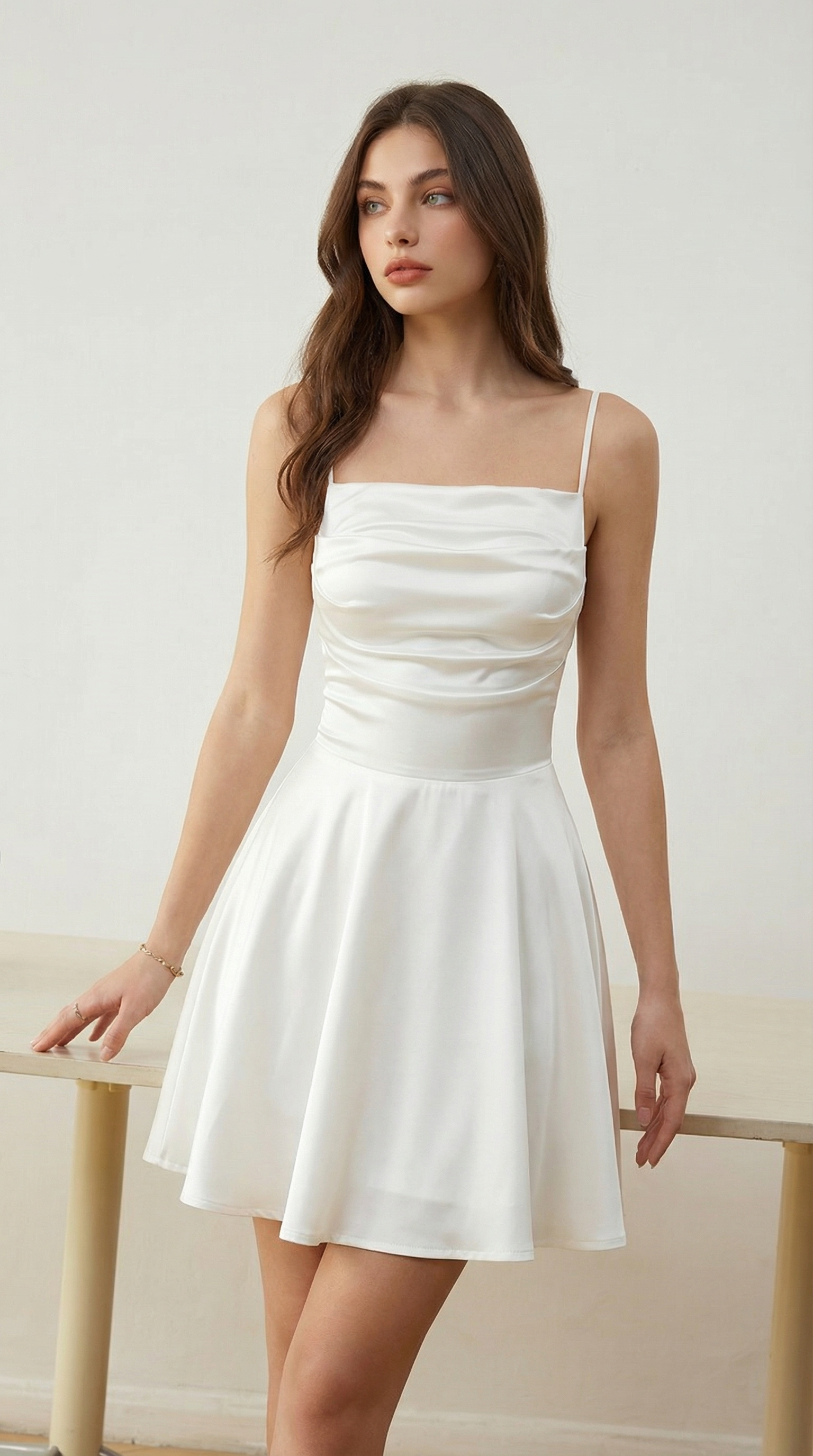 Beyaz Askılı Drapeli Mini Tulum Elbise