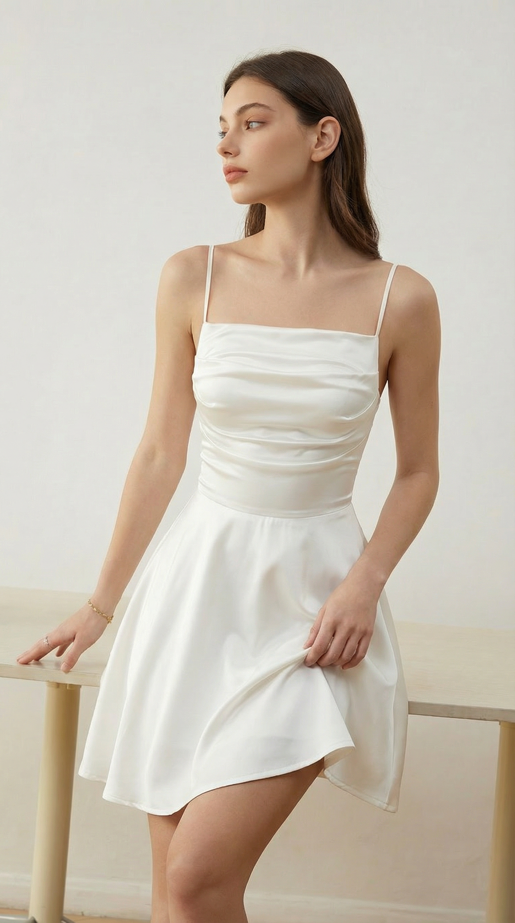 Beyaz Askılı Drapeli Mini Tulum Elbise