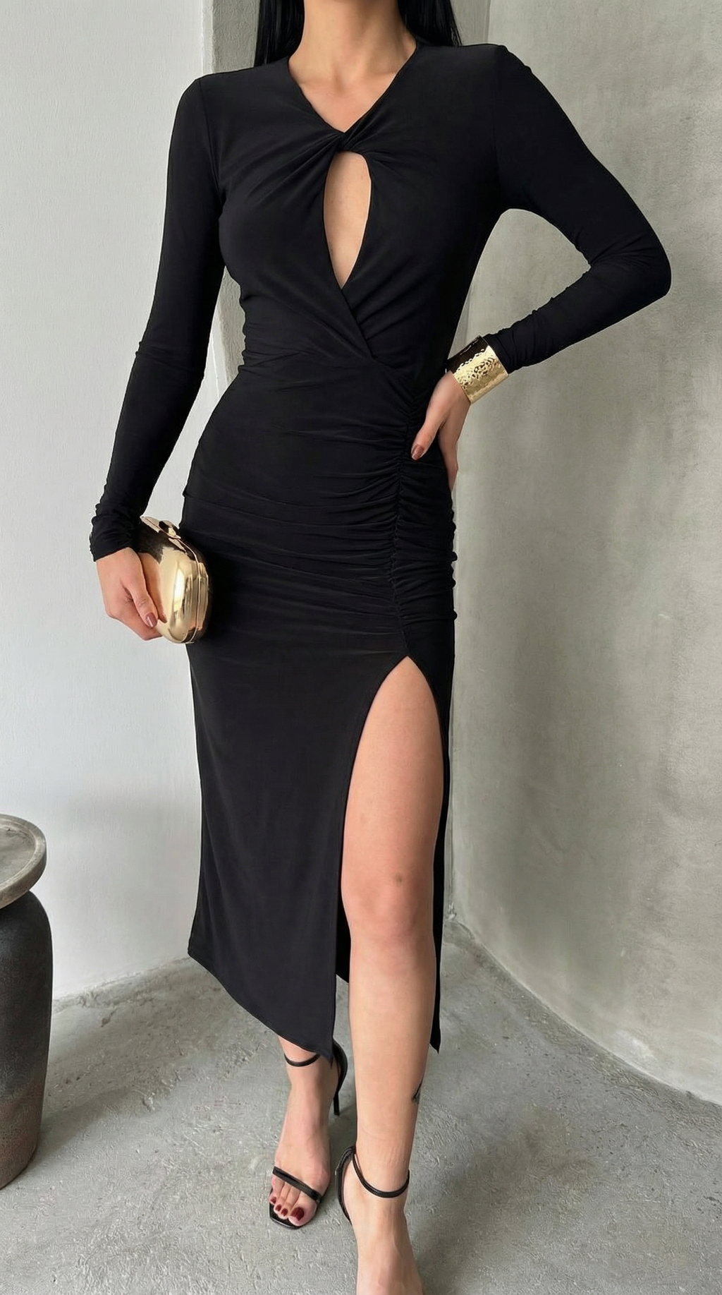 Büzgü Detaylı Siyah Uzun Elbise