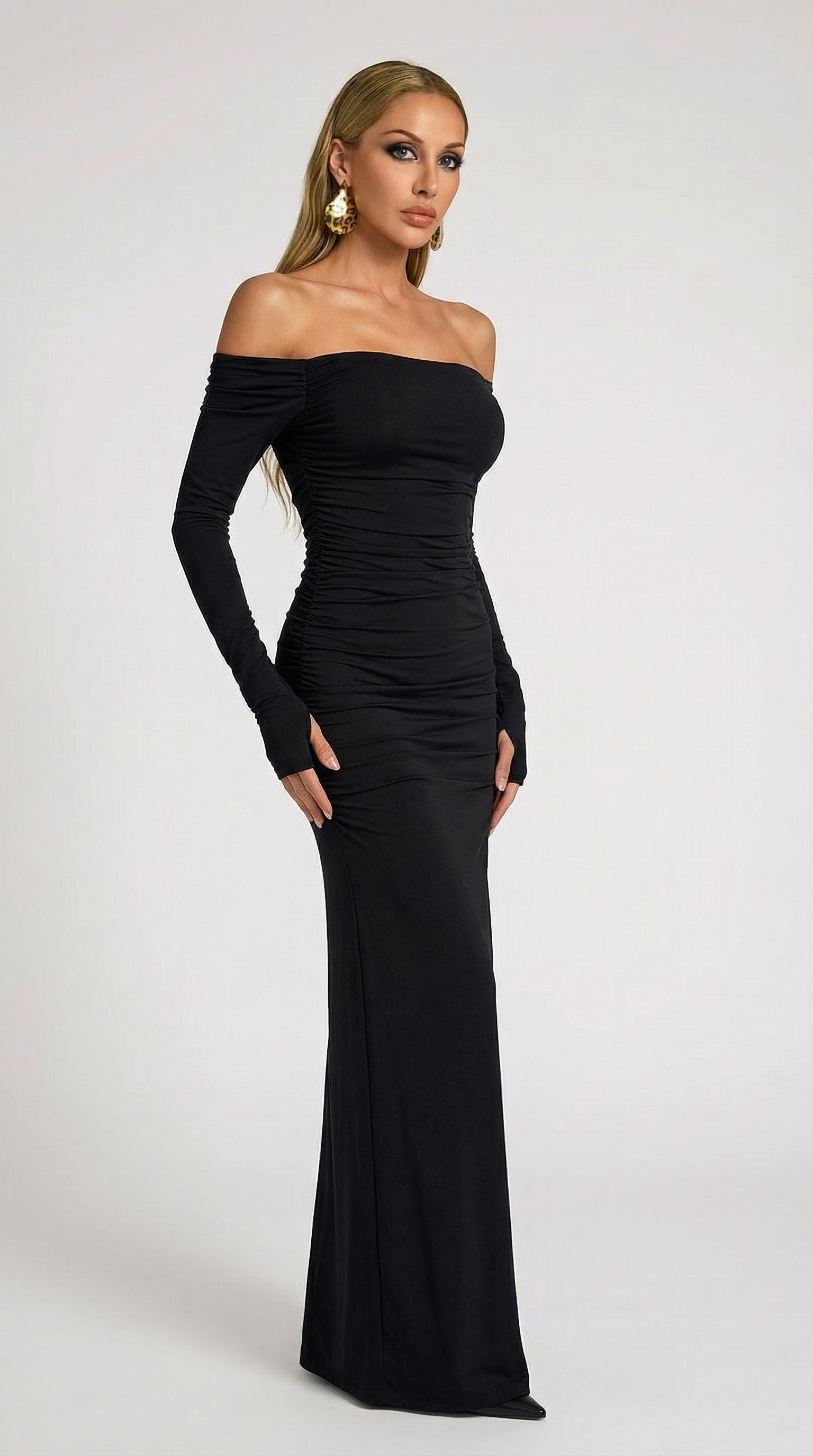 Drapeli Uzun Omzu Açık Elbise Siyah