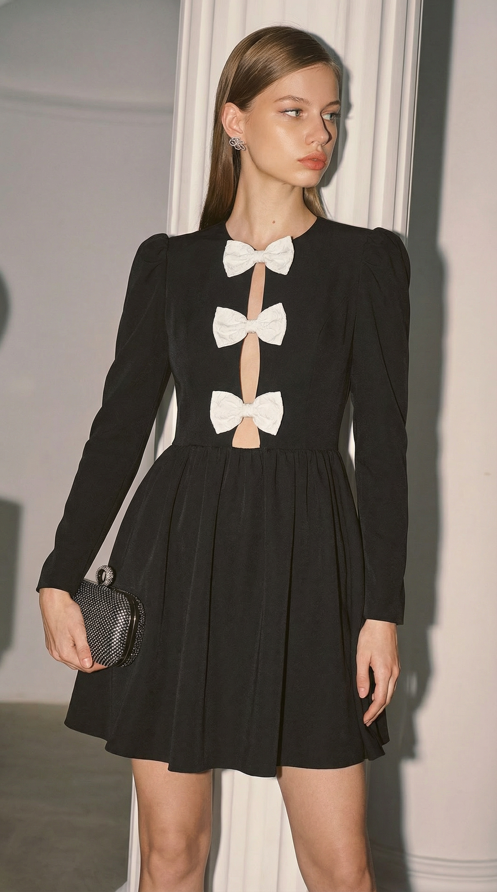 Fiyonk Detaylı Uzun Kollu Siyah Mini Elbise