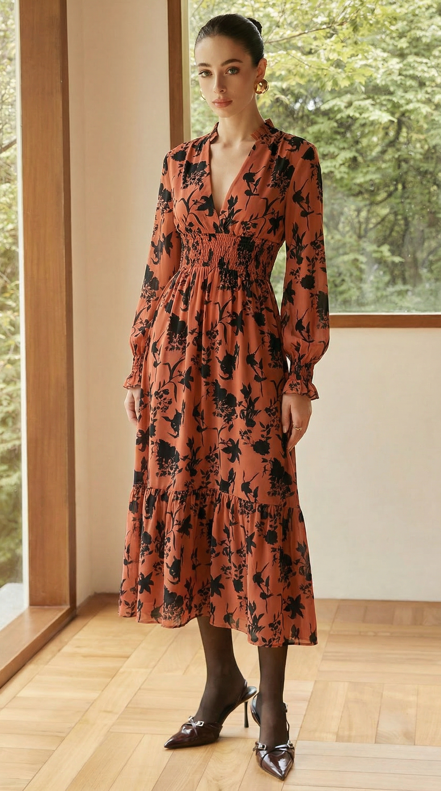 Siyah Çiçek Desenli Kruvaze Yakalı Maksi Elbise