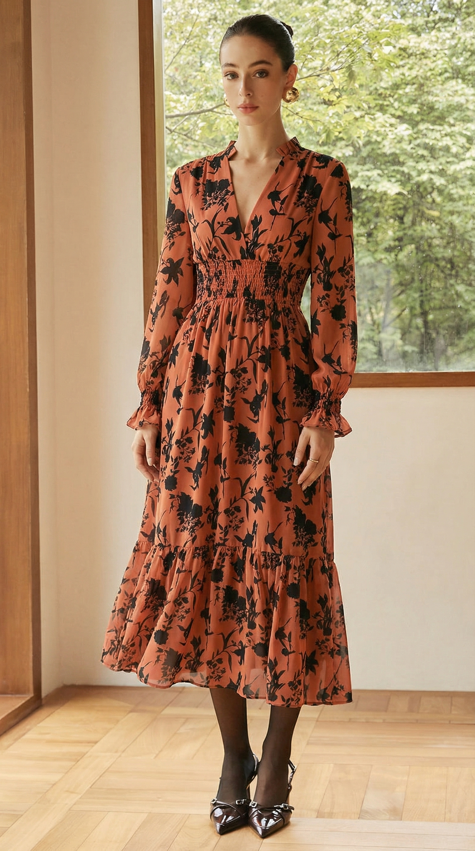 Siyah Çiçek Desenli Kruvaze Yakalı Maksi Elbise