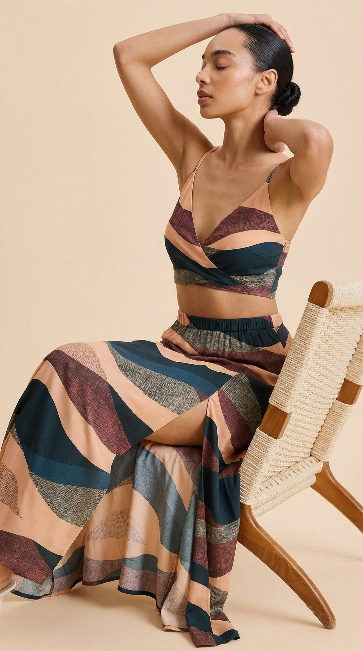 Desenli Askılı Crop ve Etek Takımı