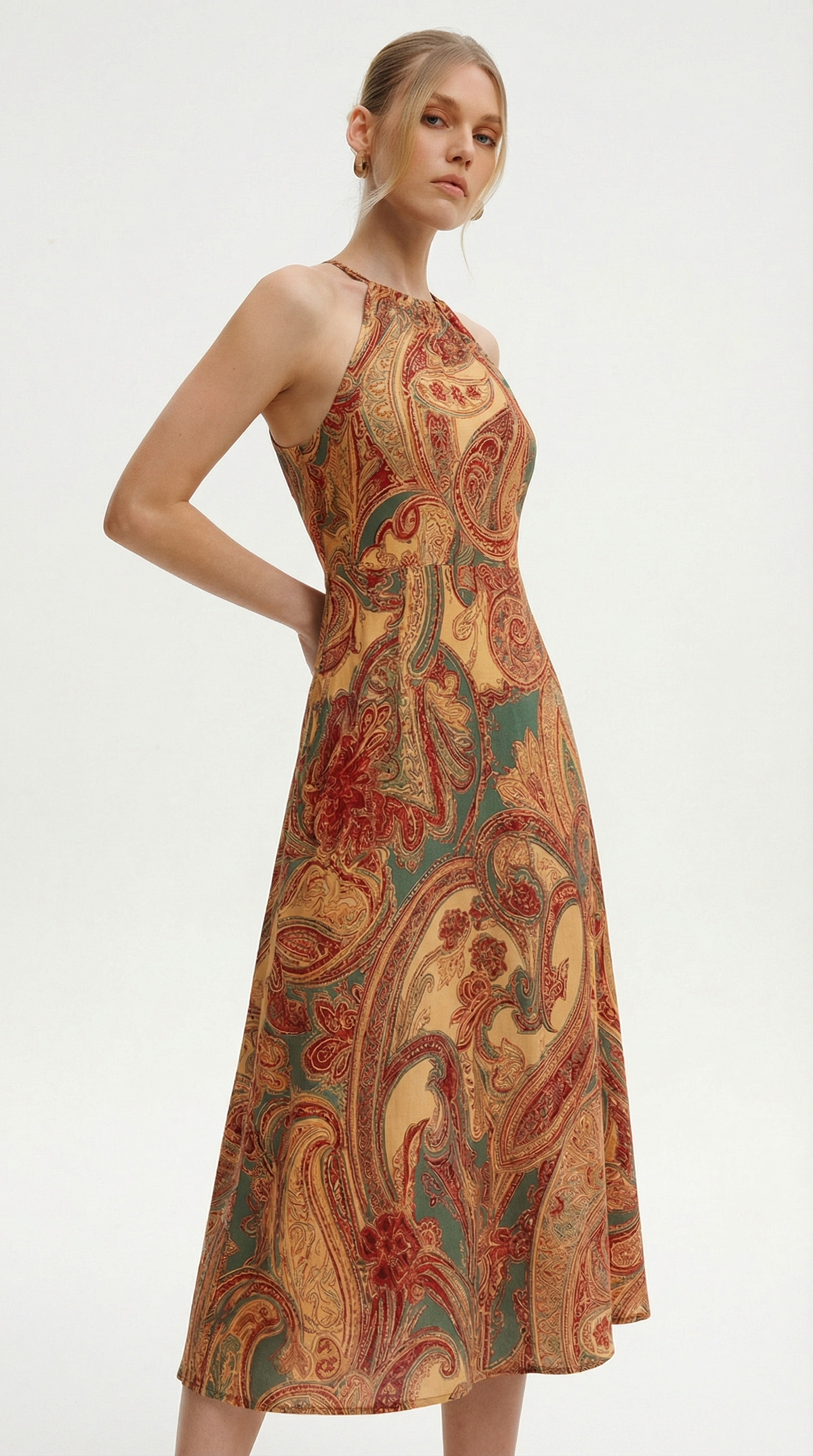 Etnik Desenli Boyundan Bağlamalı Uzun Elbise