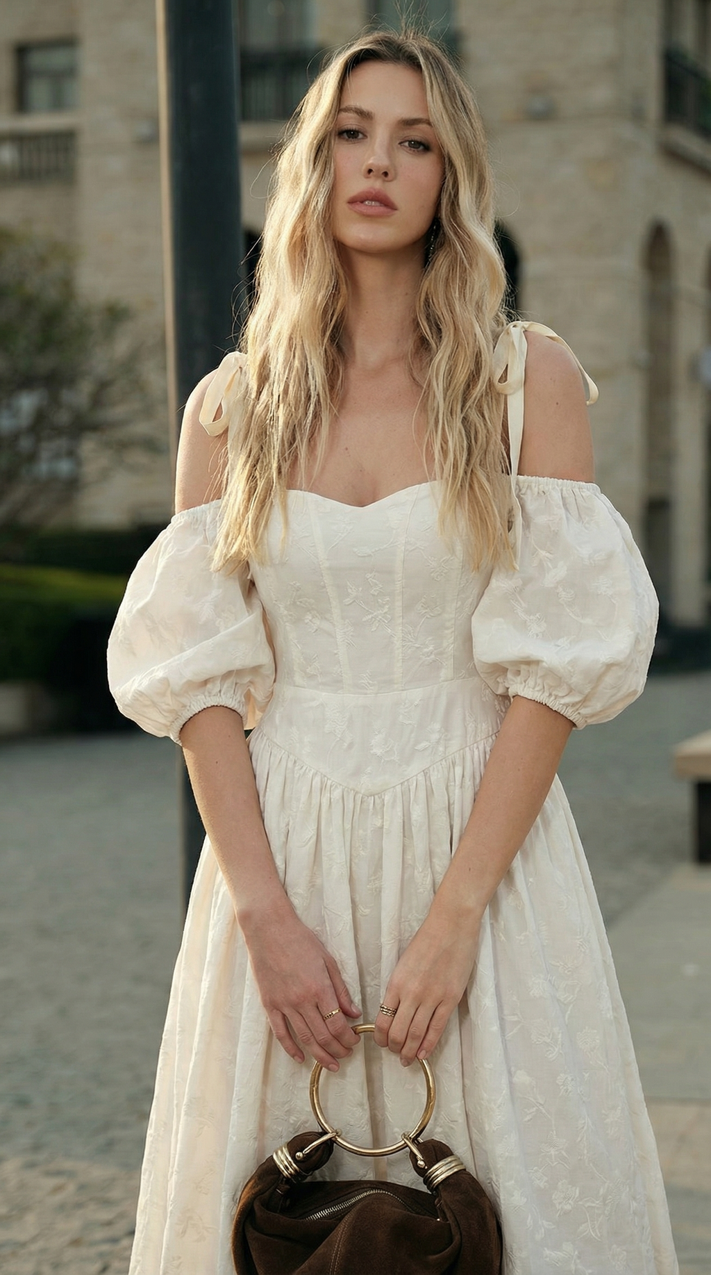 Bej Omuzu Bağcıklı Brode Elbise