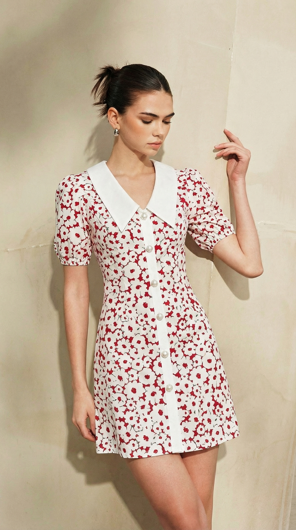 Fuşya Çiçek Desenli Önlük Yakalı Mini Elbise