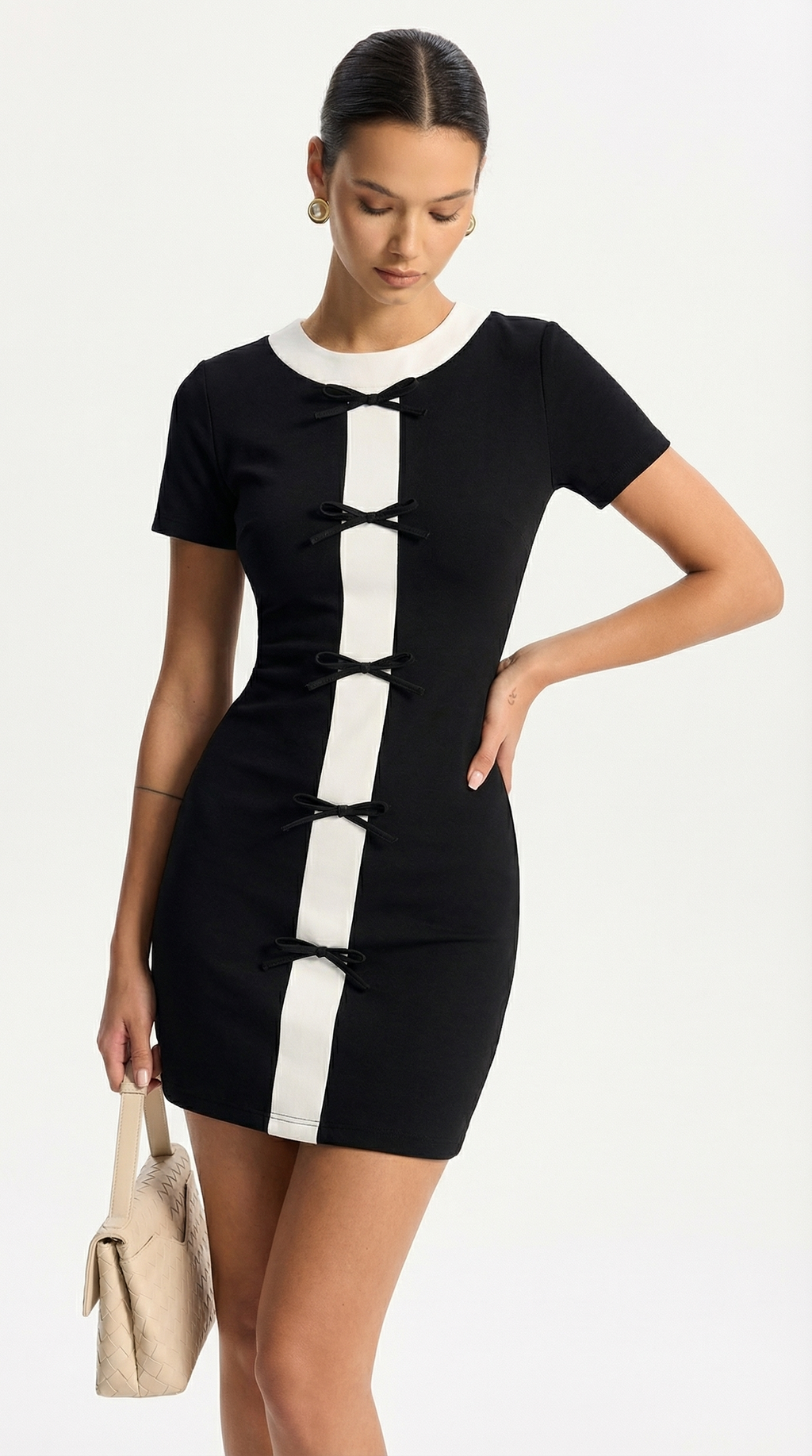 Kontrast Şeritli Fiyonk Detaylı Mini Elbise