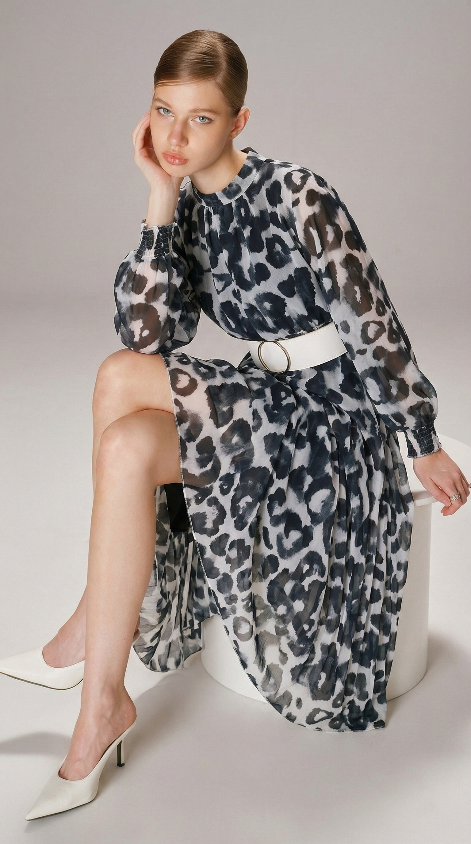 Leopar Desenli Kemerli Şifon Midi Elbise