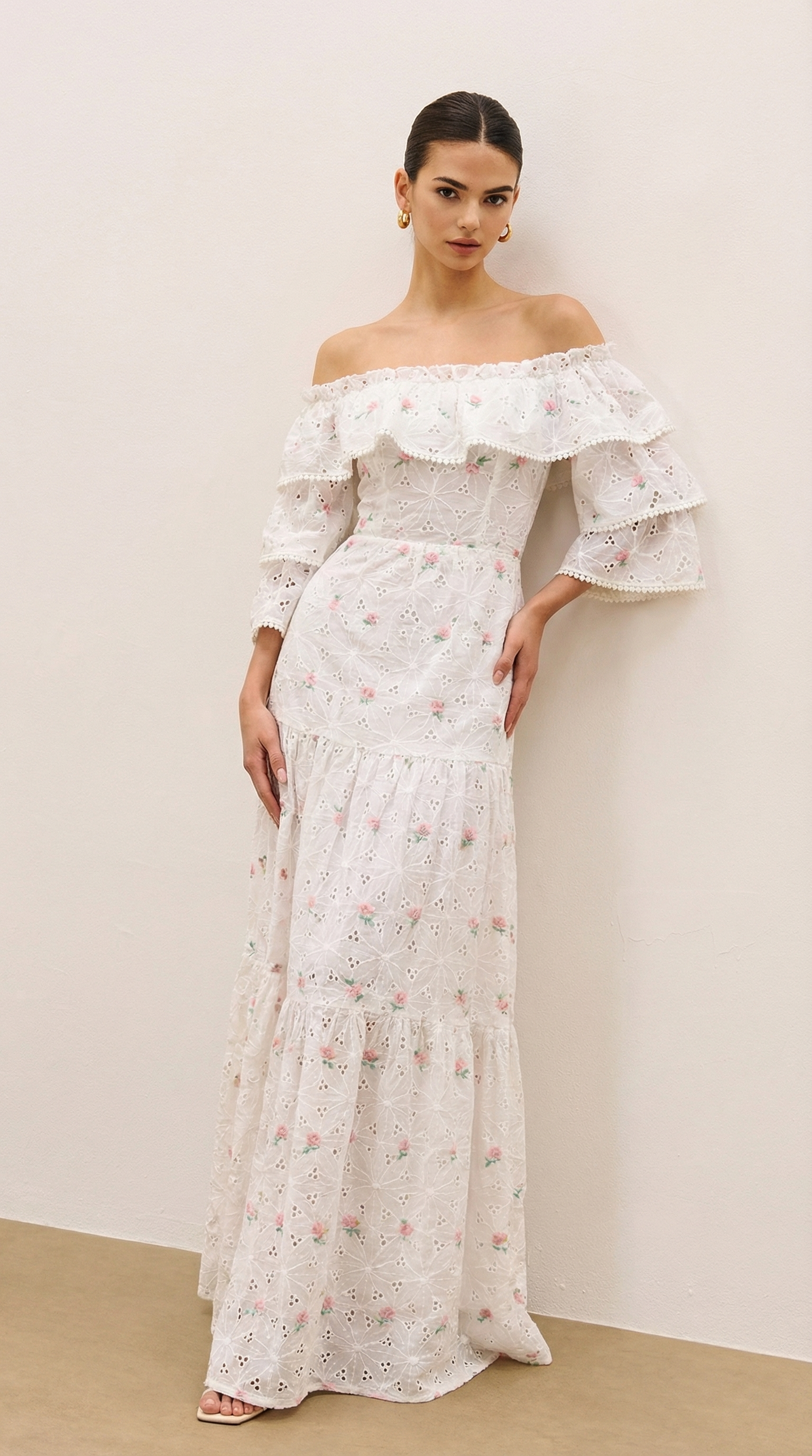 Omuzları Açık Çiçekli Brode Maxi Elbise