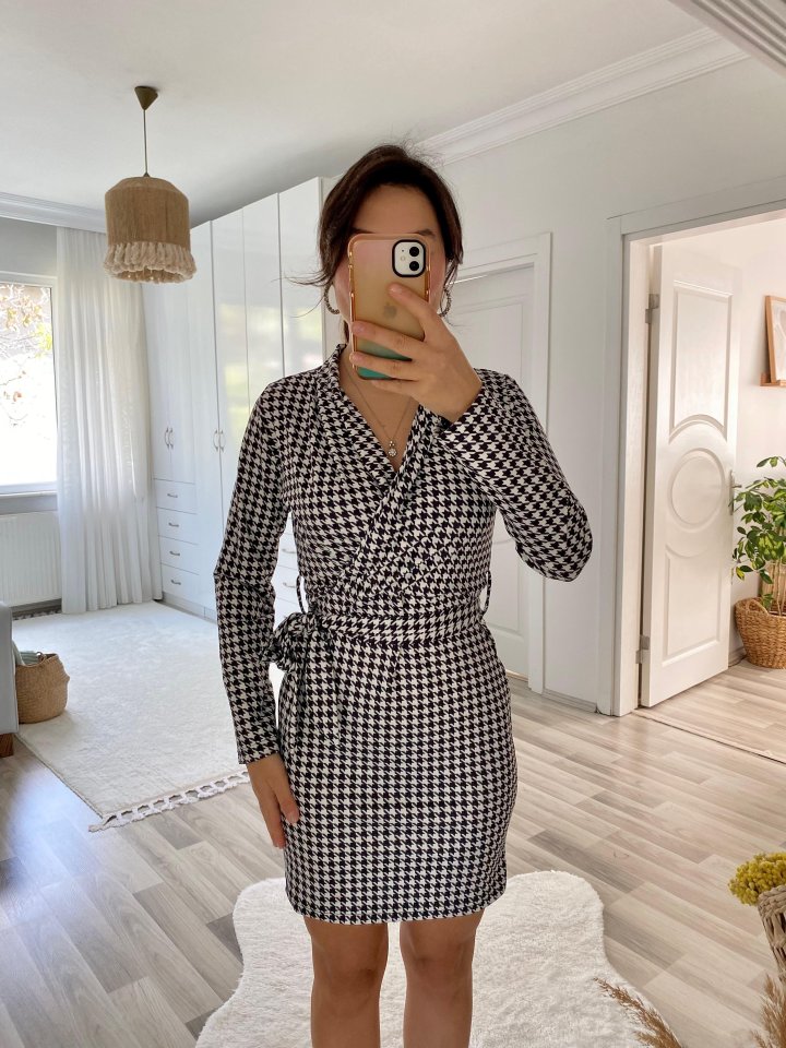 Kadın Uzun Kollu Kruvaze Yaka Bağlamalı Kemer Dalgıç Mini Boy Elbise