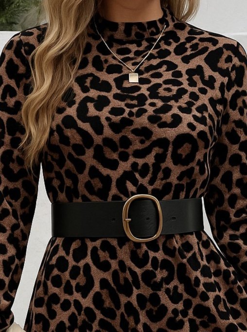 Kadın Uzun Kollu Yarı Balıkçı Yaka Leopar Desenli Kadife Elbise