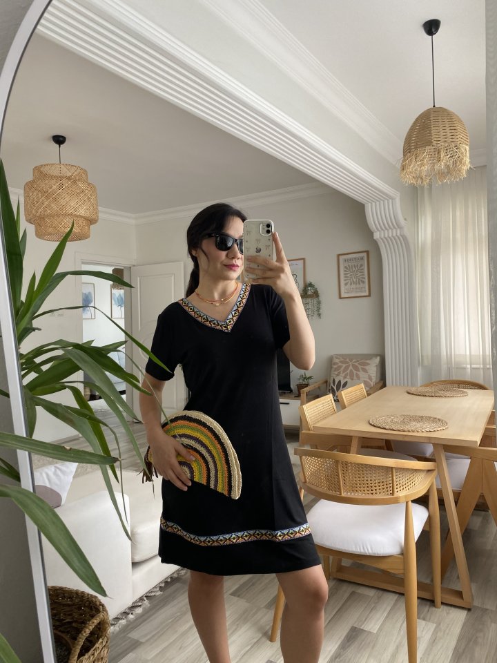 Kadın Kısa Kollu V Yakalı Etnik Desen şerit Detaylı Viskon Elbise