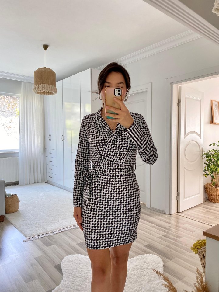 Kadın Uzun Kollu Kruvaze Yaka Bağlamalı Kemer Dalgıç Mini Boy Elbise