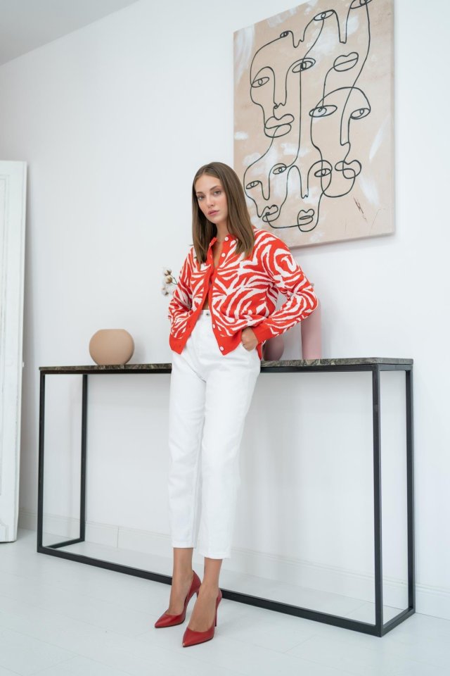 Oranj Desenli Ve Düğmeli Kısa Hırka