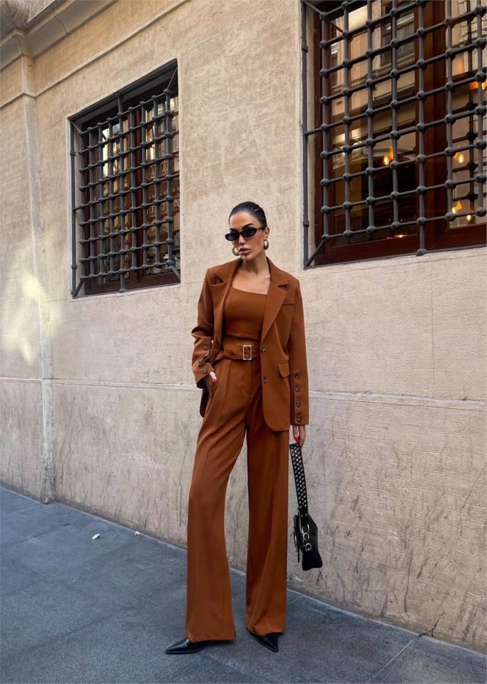 KOL 4 DÜĞME -  BÜSTİYERLİ 3 CEKET PANTOLON TAKIM - Kahverengi